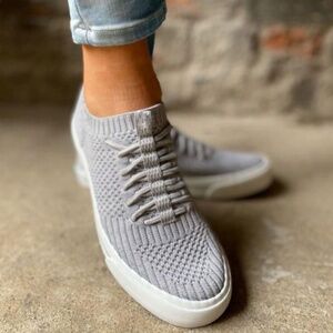 Blowfish Malibu Silver Gray Woven Sneakers Womens Sz 7